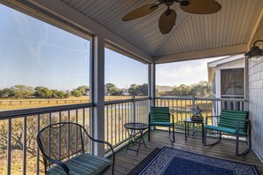 Property grounds - Charming 3BR Folly Beach Townhome: Water Views, Pool Access & Steps to Fun (Folly Beach)