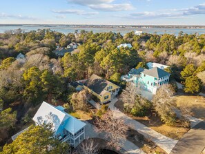 Exterior - Pet Friendly, Oceanside Interior Home Private Pool, Golf Cart, and Easy Access. (Emerald Isle)