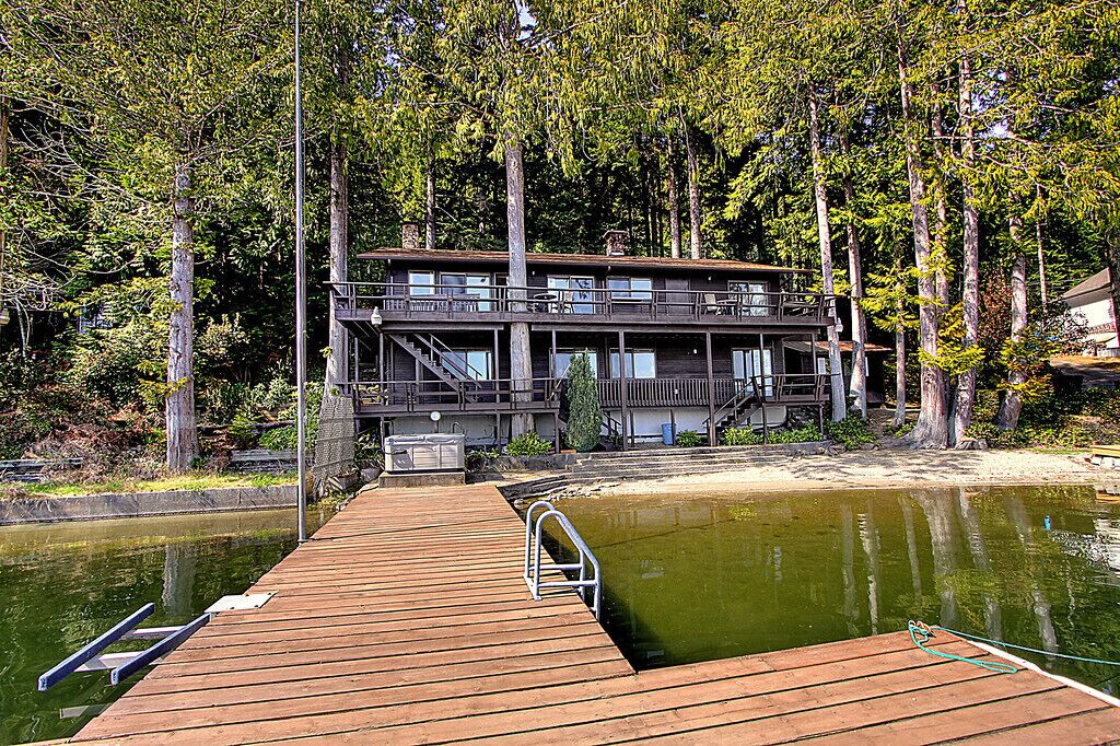 Picturesque Mason Lake Waterfront with Private Dock and Beach