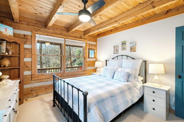 2 bedrooms, iron/ironing board, Internet, bed sheets