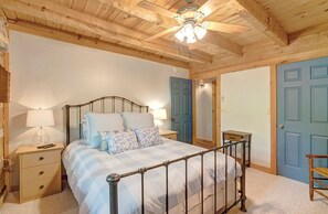 2 bedrooms, iron/ironing board, free WiFi, bed sheets