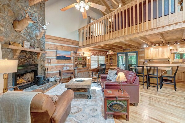 テレビ、テーブルサッカー台、ストリーミングサービス