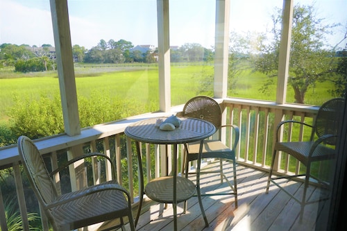 MARSH/SUNSET VIEWS-DOCK/POOL-RENOVATED 