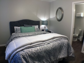 2 habitaciones, tabla de planchar con plancha, wifi y ropa de cama