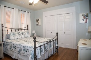 2 soverom, strykejern/-brett, reiseseng for barn og wi-fi (inkludert)