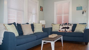 Smart TV, livros, videoteca, aparelho de som