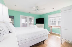 3 bedrooms, iron/ironing board, internet, bed sheets