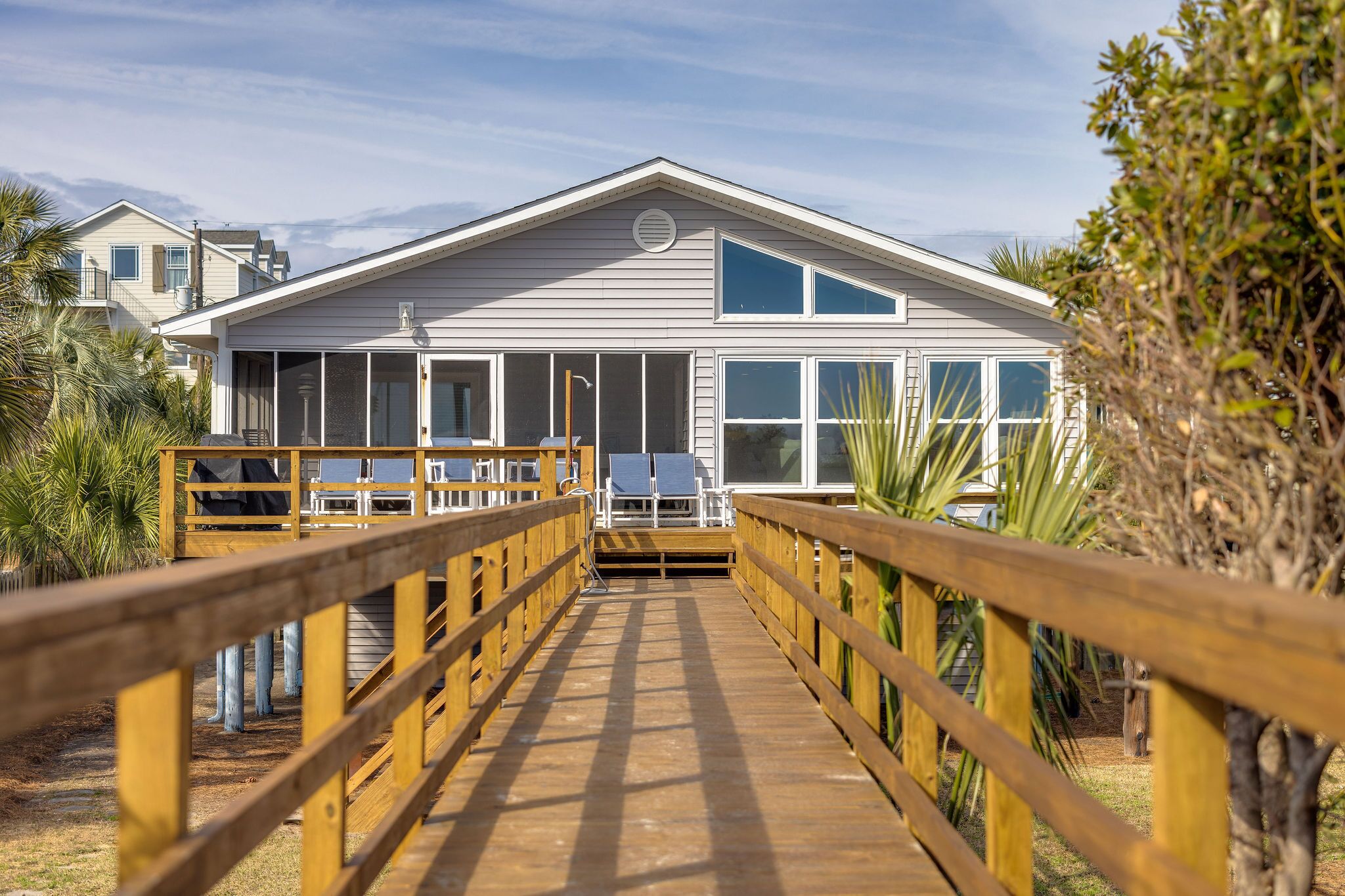 Fun In The Sun' Perfect, Oceanfront House, Pet-Friendly & FUN!