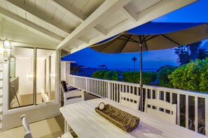 Outdoor dining - Across From The White Sand Of Moonlight Beach - Full Ocean/Beach View (Encinitas)