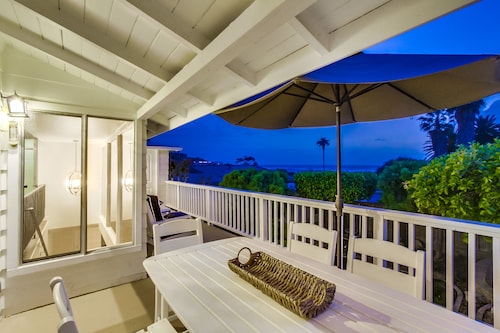 Across From The White Sand Of Moonlight Beach - Full Ocean/Beach View