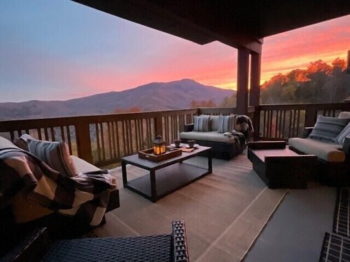 Grand Oaks RR4- Mountain Condo, Gated Resort, Indoor/Outdoor Pools & Hot Tub