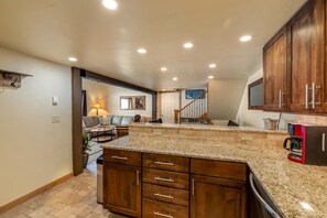 Interior - ✨ Newly Remodeled Sleeps 8 Pool, Hot Tubs,Fireplace, Private Deck (Steamboat Springs)