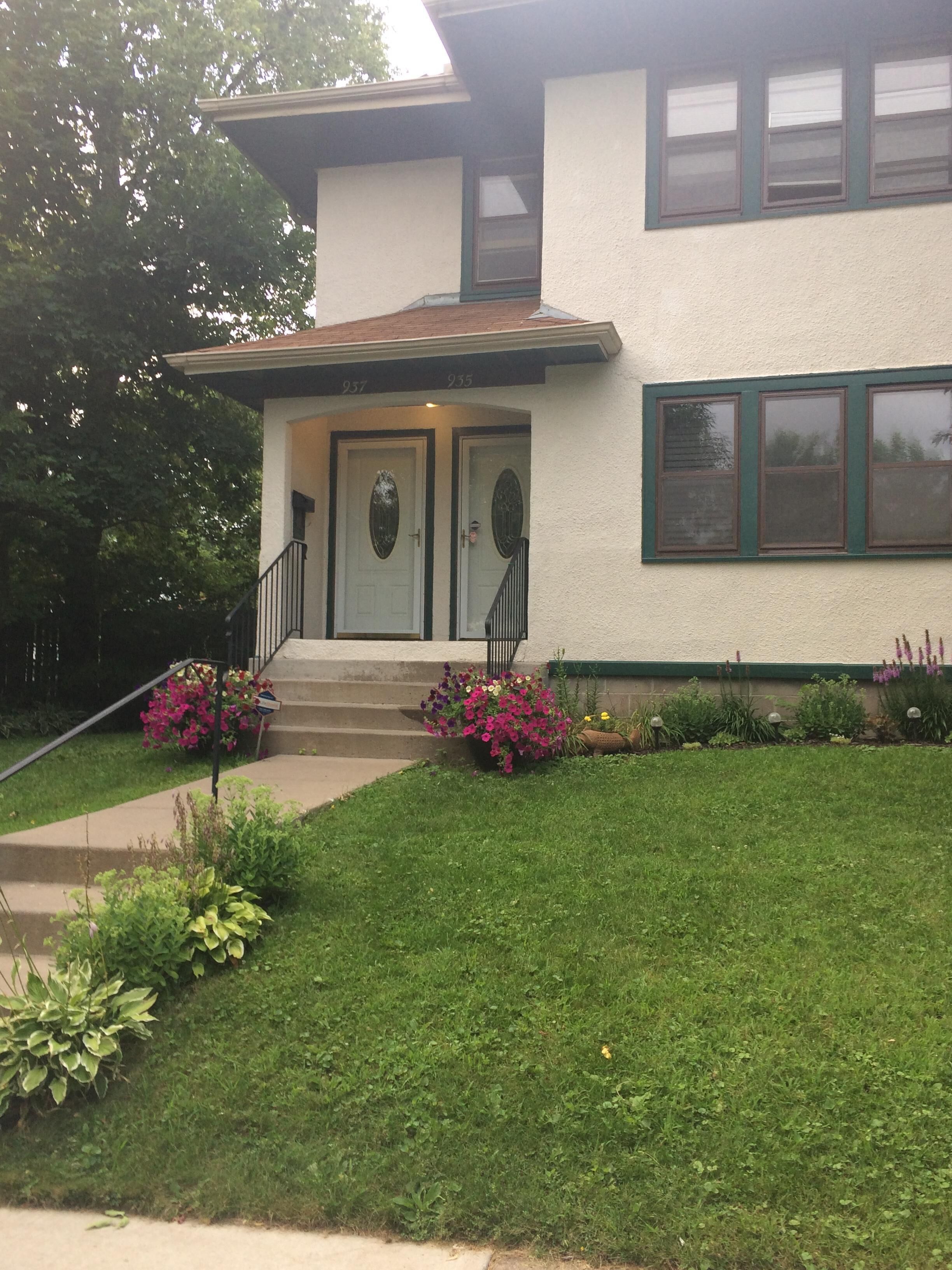 Bright Spacious St. Paul Duplex- Upper Level