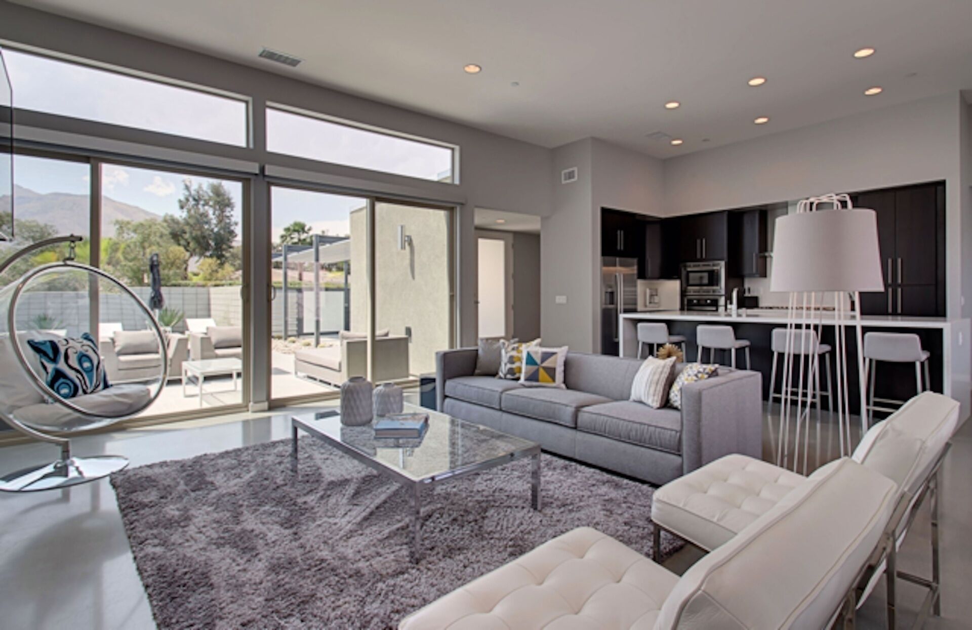 New Retro Modern!! Close To  Margarita Ville And Downtown. Amazing Pool & View!!