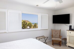 3 bedrooms, iron/ironing board, internet, bed sheets