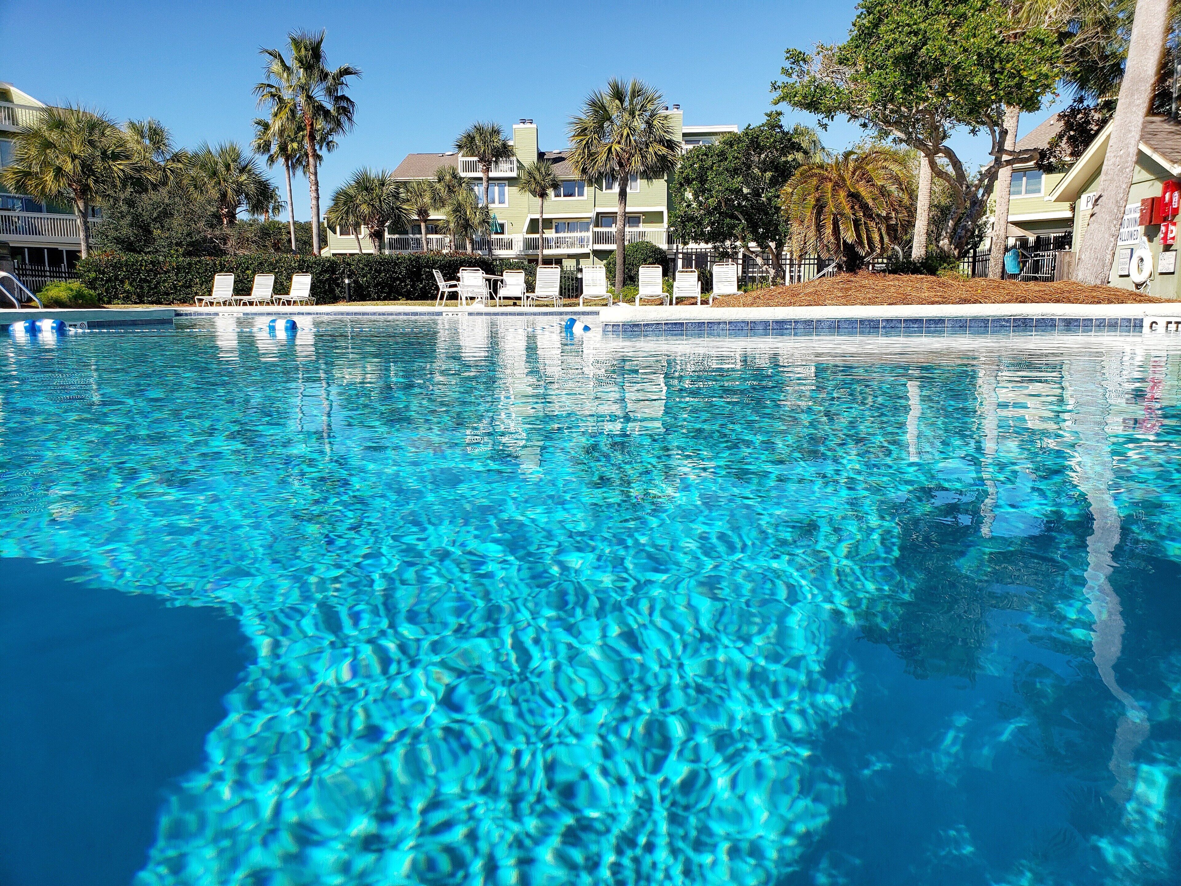 "The Oceanaire" Gated Community, Steps to the Beach, Community Pool Access