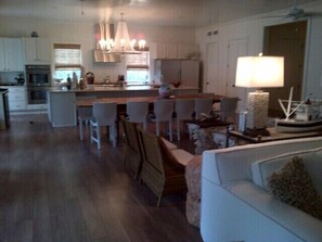 Smart TV, fireplace, stereo - 20 Oaks Beautiful location and home on the Beach (Pass Christian)