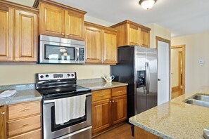 غسالة أطباق، ماكينة لصنع القهوة/الشاي، مستلزمات طهي/أطباق/أوعية