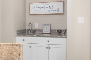 Interior - Stay @ Queens Folly on Folly Beach (Folly Beach)