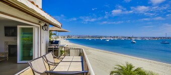 Right On The Beach! Exquisitely Remodeled 3BR/3BA . Perfect For Families.