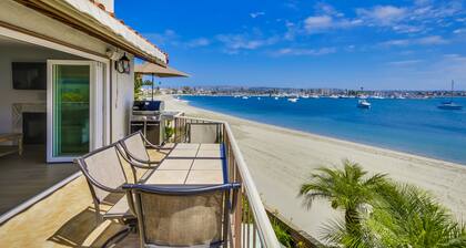 Aivan rannalla! Erinomaisesti uusittu 3BR / 3BA. Täydellinen perheille.