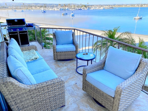 Right On The Beach! Exquisitely Remodeled 3BR/3BA . Perfect For Families.
