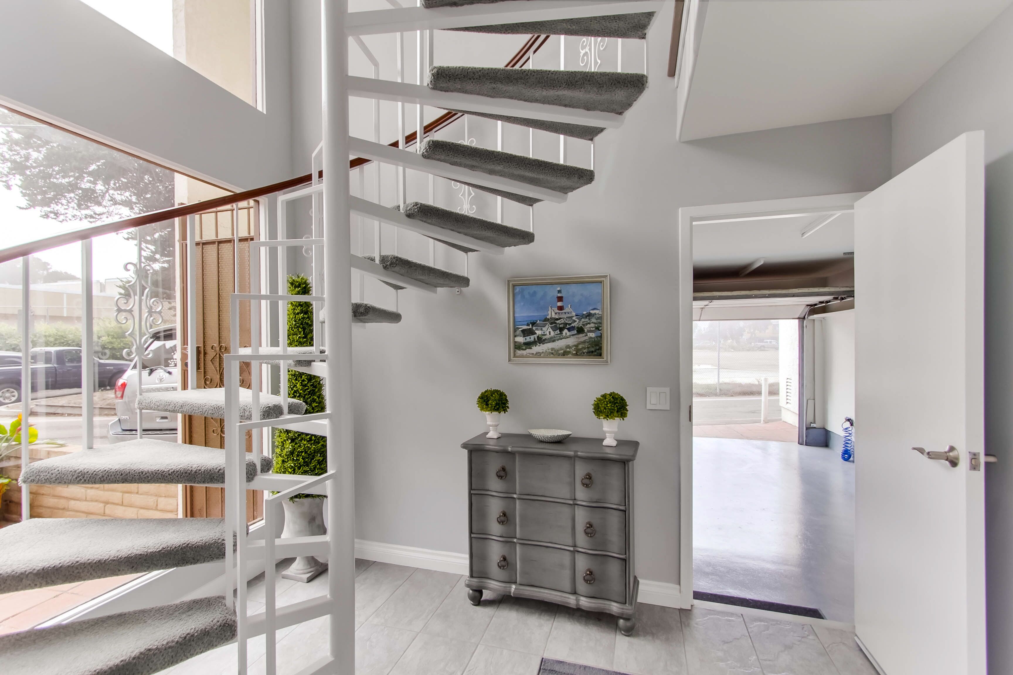 1st Floor Entrance Hall