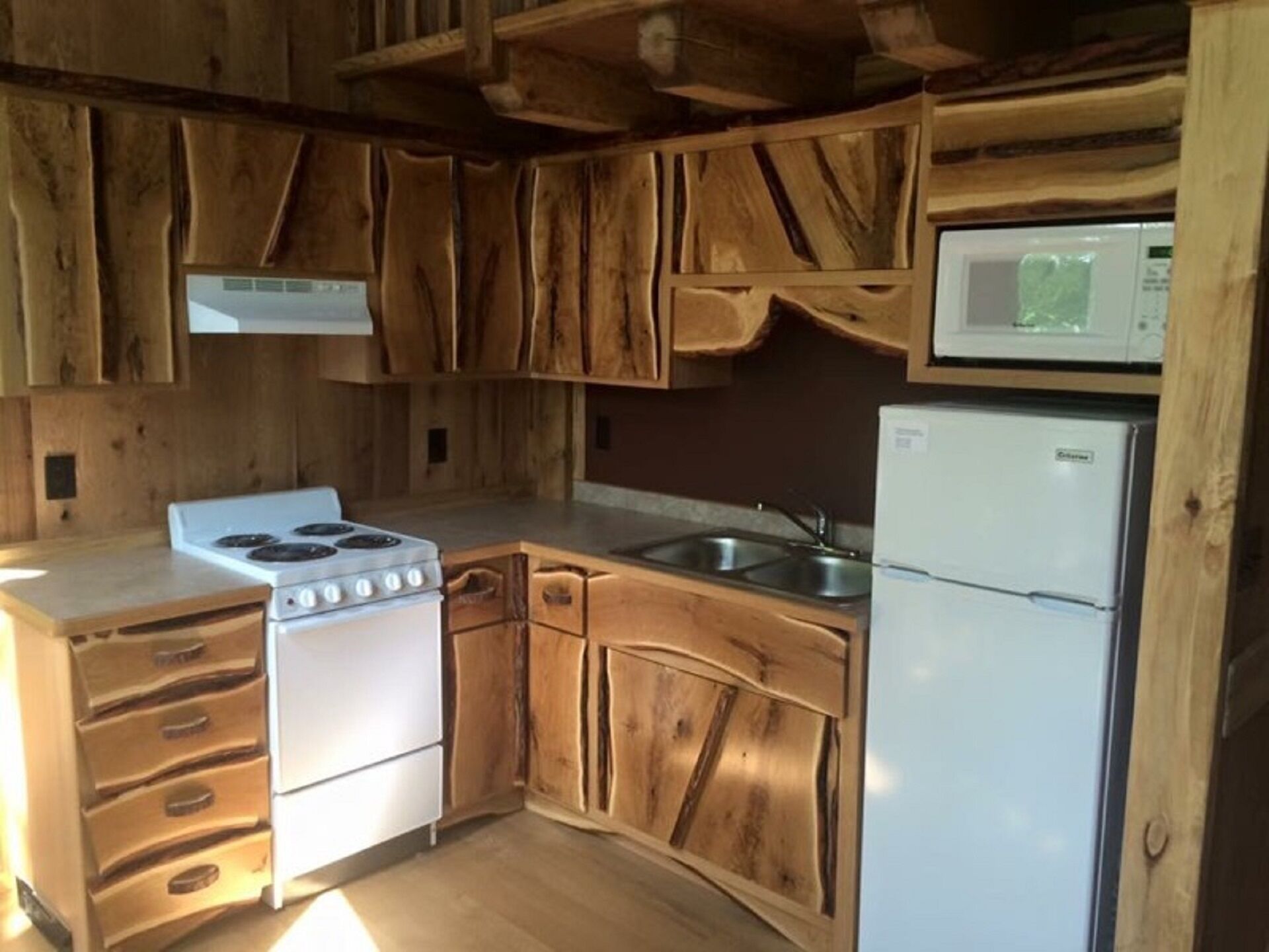 A Four Seasons Tree House With All Amenities Of A Home