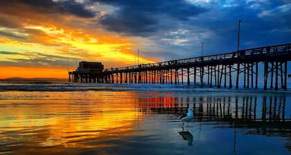 The Dock-Remodeled and Updated Beach Classic-Clean, Great Location, Bedrooms A/C