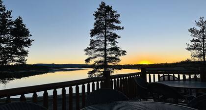 Moose Inn The Woods peut accueillir 12 personnes! JUSTE 22 Miles à YNP! Tarifs d'hiver réduits !!!