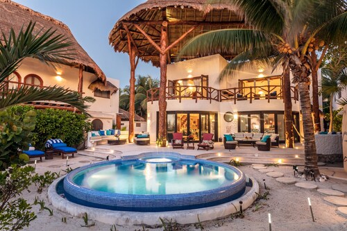 Casa Mariposa | Amazing Beachfront Estate