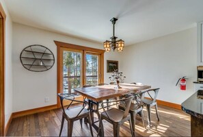 Dining - Emberwood Lodge Winter Park, Colorado (Grand County)