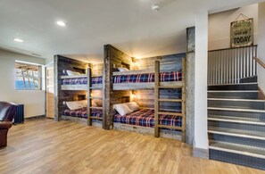 8 chambres, fer et planche Ă repasser, Wi-Fi, draps fournis