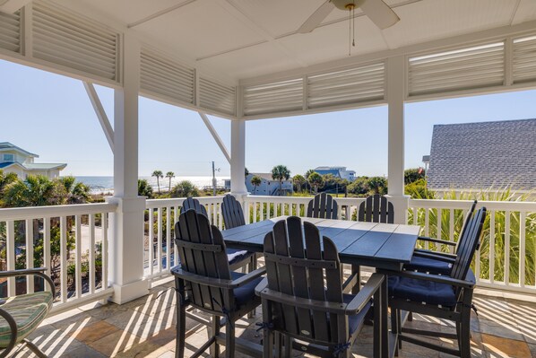 Outdoor dining - Stay @ Grand View! Folly Beach (Folly Beach)