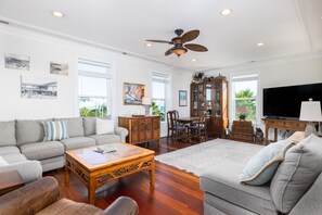 TV - Stay @ Grand View! Folly Beach (Folly Beach)