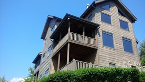 Exterior - Luxury Cabin On 1 Acre With Great Views In Gated Subdivision (Sevierville)