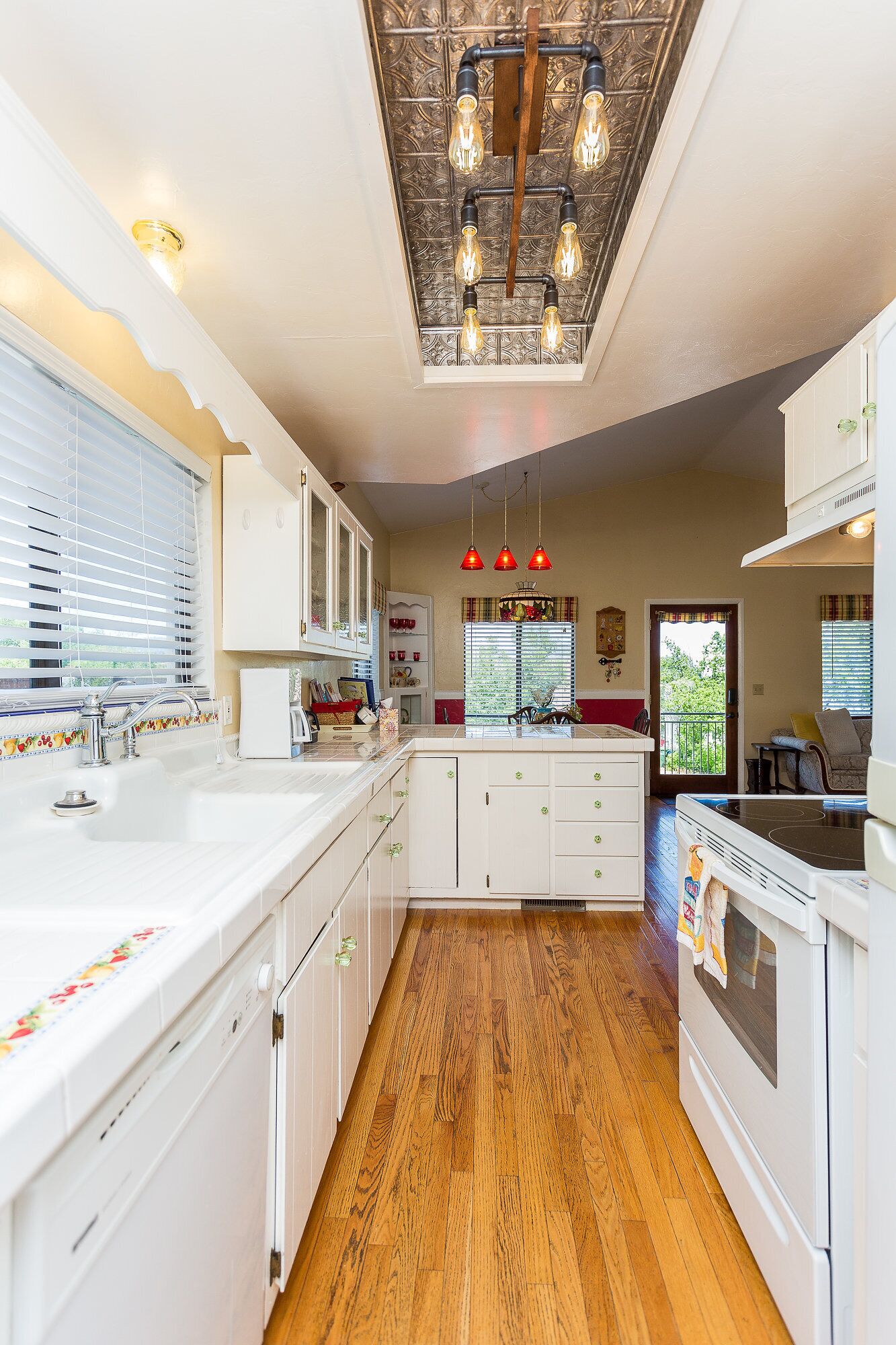 Thinking of Thanksgiving? Reserve early & enjoy Prescott Tree Lighting Dec 2!

