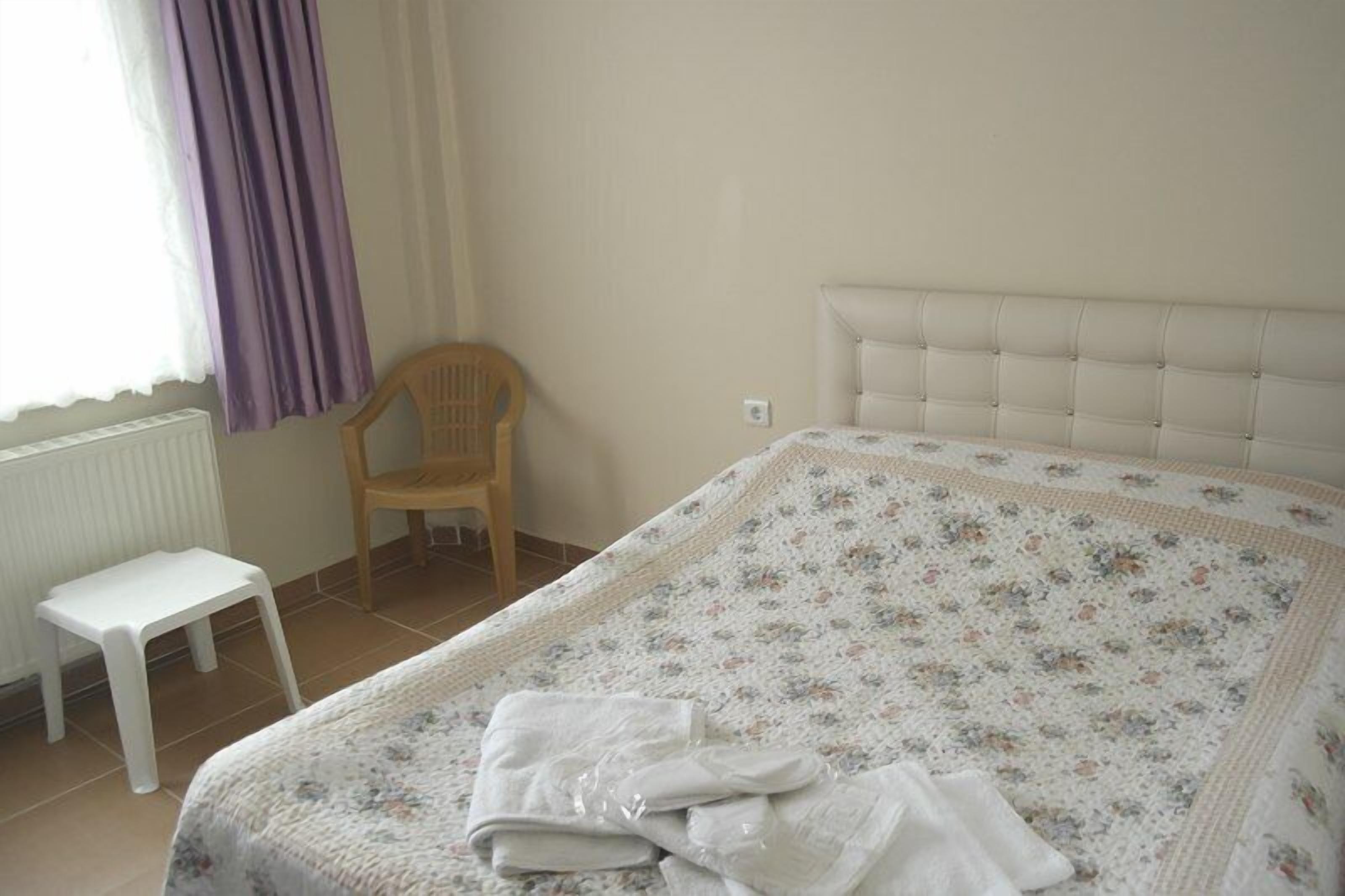 standard room | premium bedding, desk, iron/ironing board, free wifi