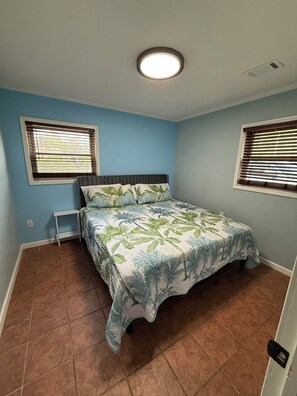 3 bedrooms, in-room safe, iron/ironing board, WiFi