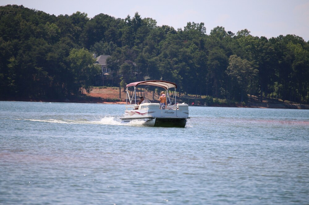 ANDERSON, SC - LAKEFRONT NEAR GREENPOND & GOLF COURSE -FIREPIT/PONTOON RENTAL