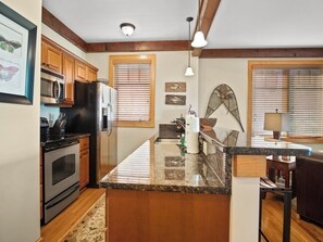 غسالة أطباق، ماكينة لصنع القهوة/الشاي، مستلزمات طهي/أطباق/أوعية