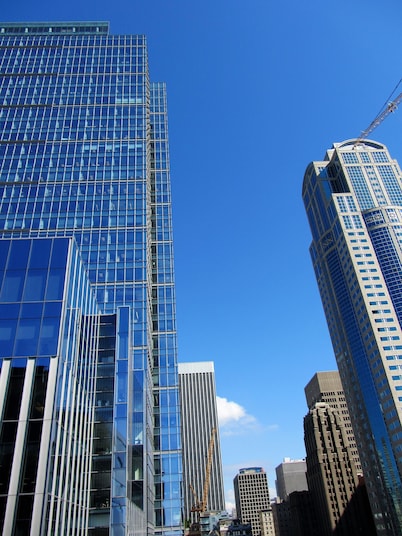 1 Block to Pike Pl Market ~ View Balcony ~ Best Location in Seattle - HUGE unit!