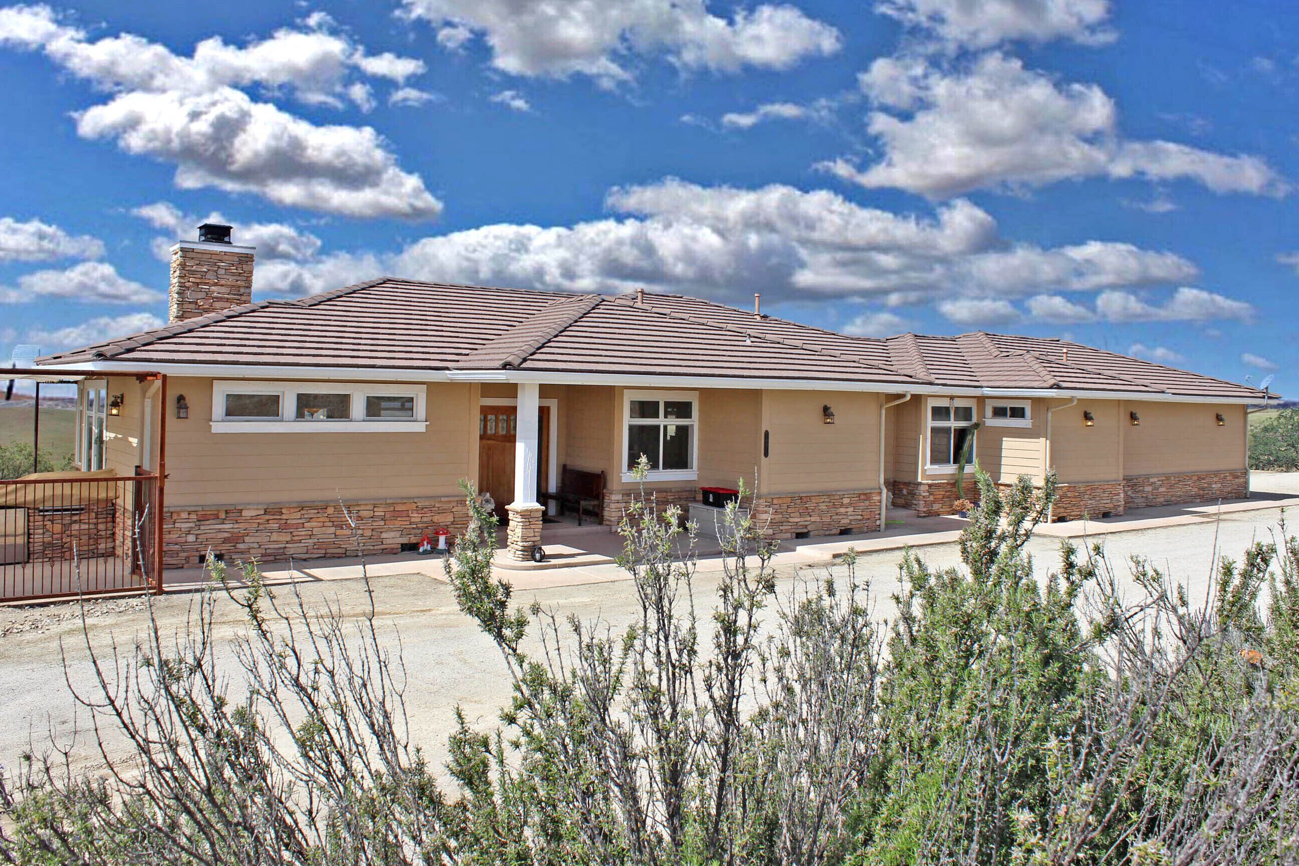 Beautiful custom home on top of a hill, 360 views, heart of wine country
