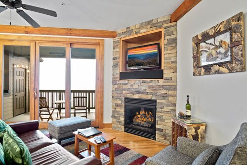 Chalakee Lodge CB-3- Mountain View, Gated Resort, Indoor/Outdoor Pools & Hot Tub