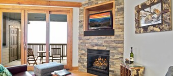 Chalakee Lodge CB-3- Mountain View, Gated Resort, Indoor/Outdoor Pools & Hot Tub