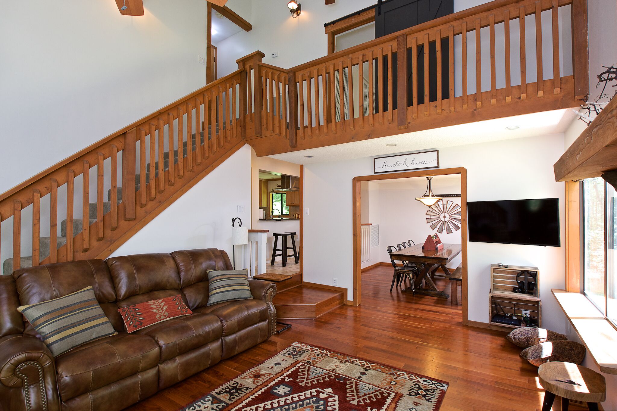 Cozy cabin in the woods! 5 Min. to Cloudland Canyon. 30 min. to Chattanooga