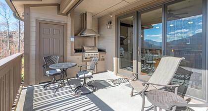 Chalakee Lodge CB-2- Mountain View, Gated Resort, Indoor/Outdoor Pools & Hot Tub