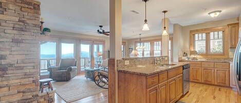 المنشأة من الداخل