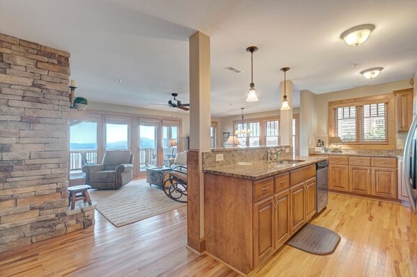 المنشأة من الداخل