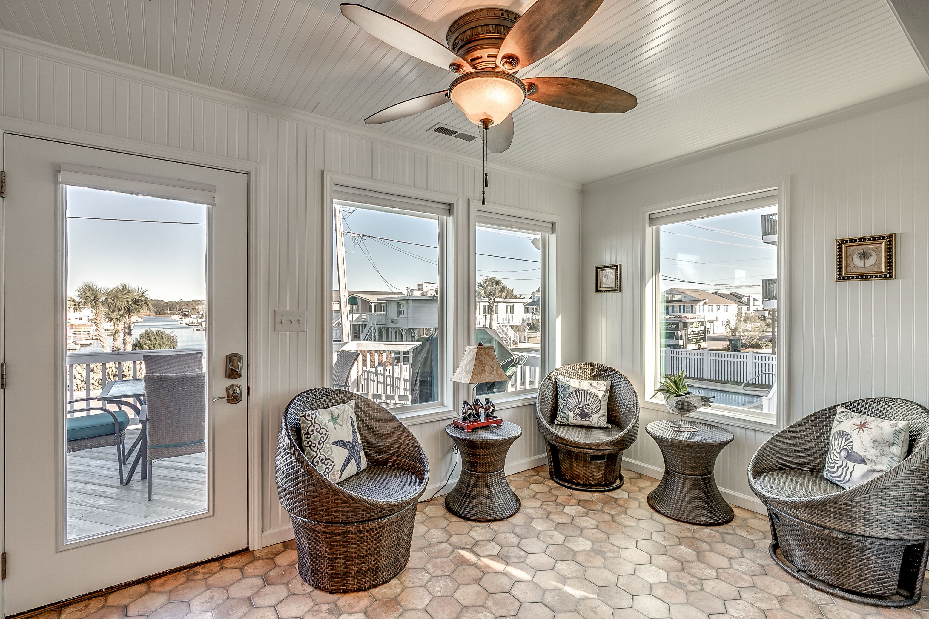 OCEAN & CHANNEL VIEWS, STEPS TO OCEAN FRONT, UPDATED DECOR, Pet Friendly WIF